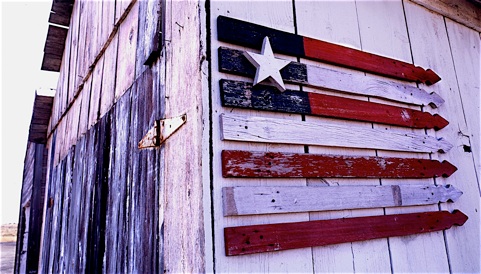 Benge WA, Palouse, American flag, Mamiya 645 Pro TL