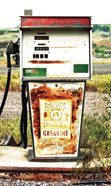 Sav O Matic gas pump, Richland WA, Richland Wash., Sav O Matic gas pump in Richland, Kodak Portra 400, Jeff King Photography, Mamiya 645 Pro