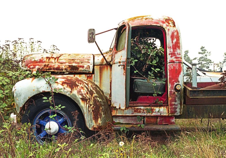 Stanwood WA, Stanwood Wash., Silvana WA, Silvana Wash., rusty truck, International truck in Stanwood WA, Kodak Portra 400, Kodak Portra 400 review, Mamiya 645 Pro, Jeff King Photography