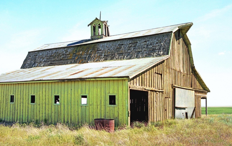 Palouse barn, Palouse wheat field, Palouse wheat farm, Washtucna WA barn, Washtucna Wash. barn, Washtucna WA, Kodak Portra 400, Jeff King Photography
