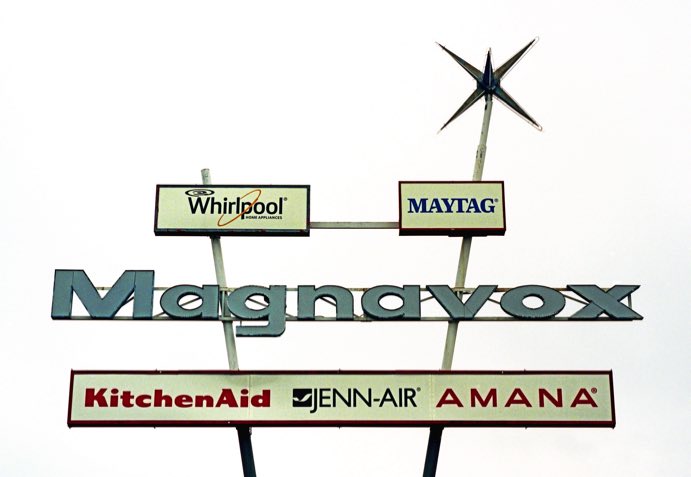 Sav-Mart, Sav-Mart sign in Wenatchee, Neo-Lectra sign, Wenatchee WA, Wenatchee Wash., Kodak Ektar 100, Jeff King Photography