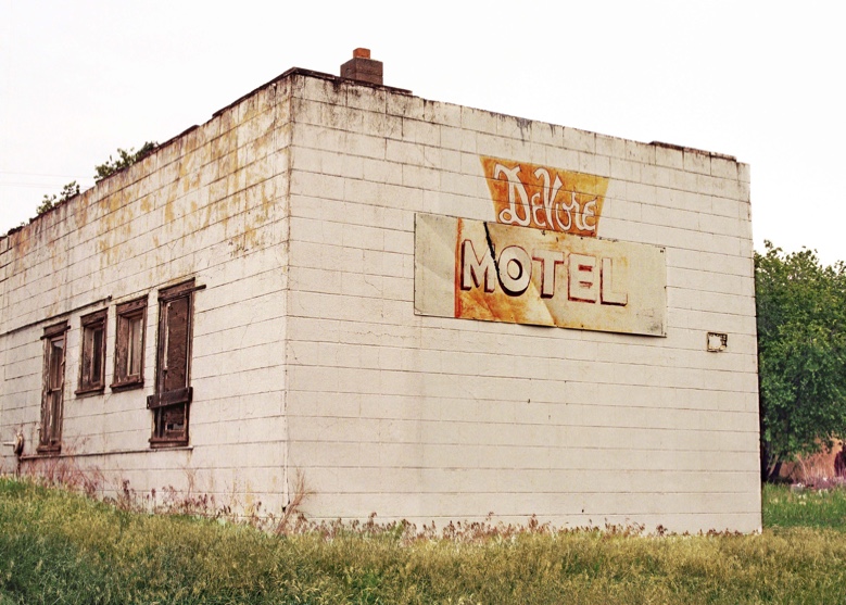 Devore Motel, DeVore Motel, DeVore Motel in Lind, Lind WA, Lind Wash., Palouse motel, Kodak Portra 400, Jeff King Photography, Mamiya 645 Pro
