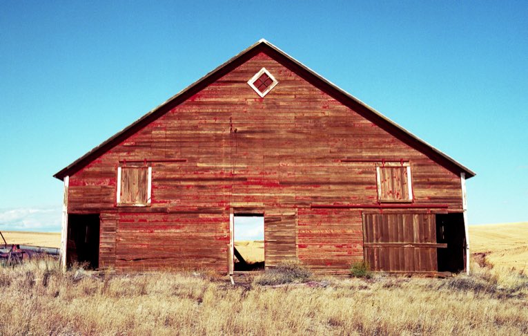 Waterville Plateau, Waterville WA, Waterville Wash., Waterville barn, Waterville farm, Jeff King Photography, Kodak Portra 400, Waterville Plateau barn, Waterville Plateau red barn