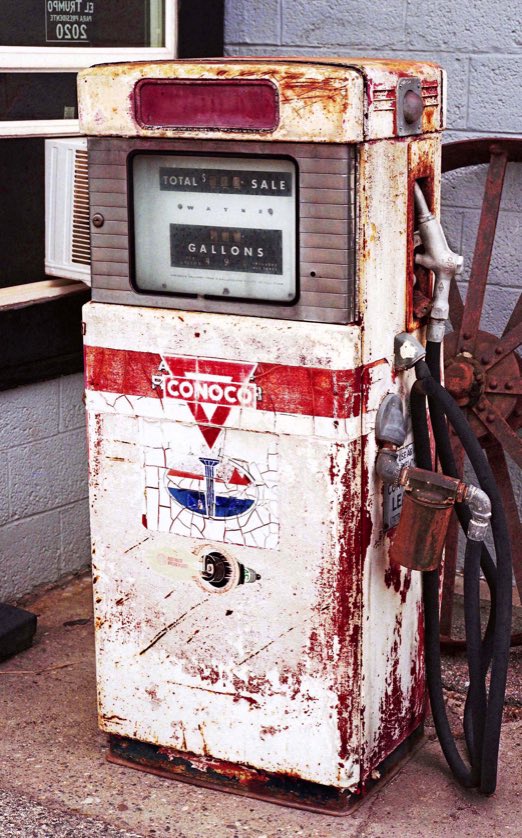 Gas station in Wenatchee Wash.