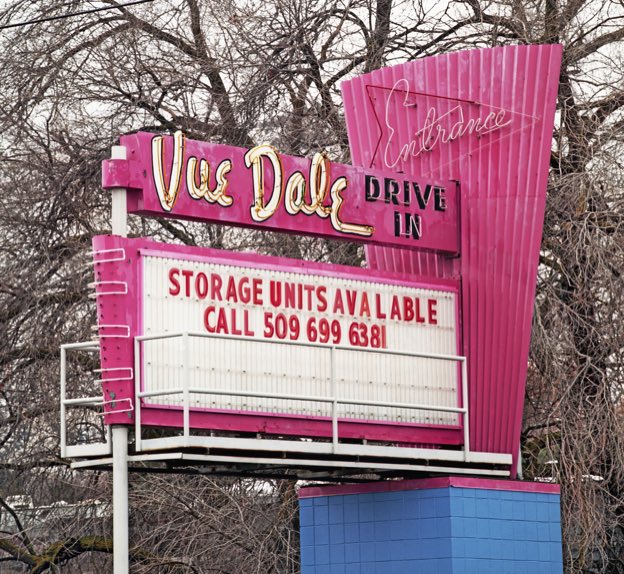 Vue Dale Drive In, Wenatchee WA, Vue Dale Drive In Wenatchee, Wenatchee Wash., Drive In sign, Kodak Ektar 100, Jeff King Photography, Mamiya 645 Pro