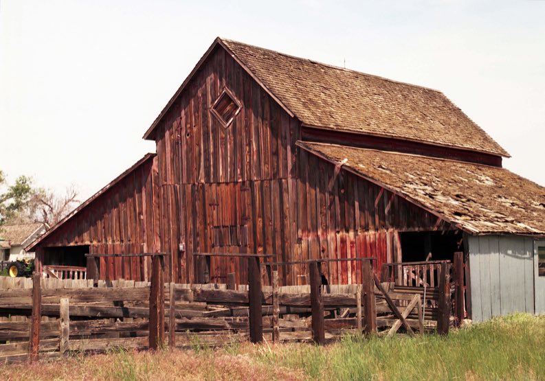 Waterville Plateau, Waterville Plateau barn, Waterville Plaateau wheat farm, Waterville Plateau farm, Kodak Ektar 100, Jeff King Photography, Mamiya 645