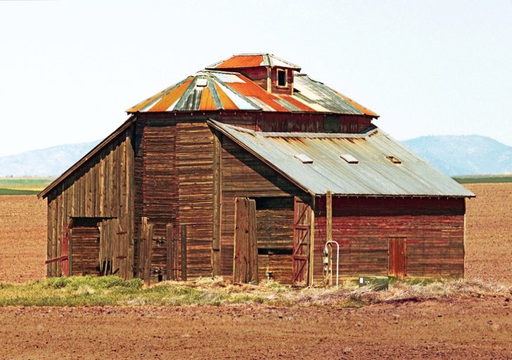 Waterville Plateau, Waterville Plateau barn, Waterville WA, Waterville Wash., Douglas WA, Douglas Wash., Kodak Portra 400, Jeff King Photography