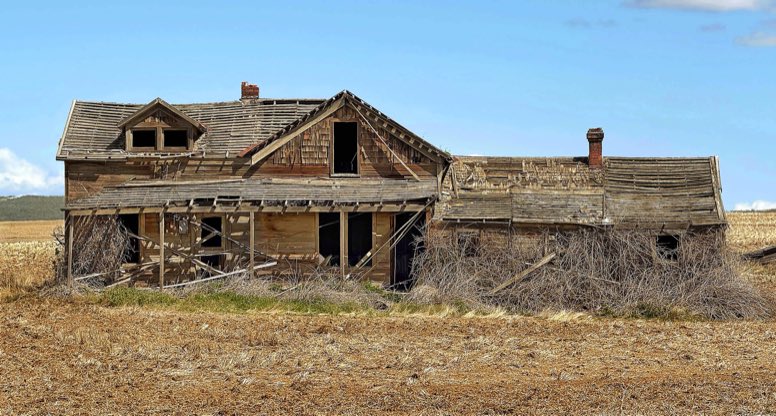 Withrow WA, Withrow Wash., Abandoned farm house in Withrow, iPhone 16 Pro, Waterville Plateau, Jeff King Photography