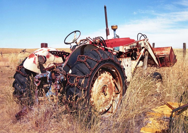Retired farm tractor on the Waterville Plateau