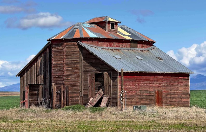 Waterville Plateau barn, abandoned barn on Waterville Plateau, iPhone 16 Pro, Jeff King Photography