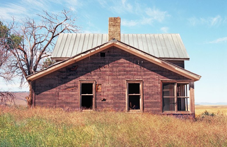 Waterville Plateau, Waterville Plateau wheat farm, abandoned wheat farm on Waterville Plateau, farm house on the Waterville Plateau, Kodak Ektar 100, Mamiya 645 Pro, Jeff King Photography