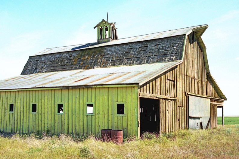 Palouse barn, Palouse wheat field, Palouse wheat farm, Washtucna WA barn, Washtucna Wash. barn, Washtucna WA, Kodak Portra 400, Jeff King Photography