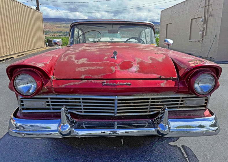 Old car at a mom and pop car dealershop in Wenatchee WA